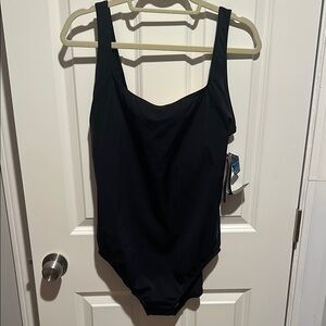 TYR Classic Black Swimwear